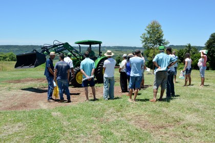 3ª Tarde de Campo sobre Cadeia Produtiva do Leite e Organização das Propriedades é realizada