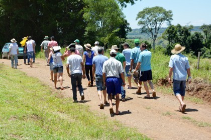 3ª Tarde de Campo sobre Cadeia Produtiva do Leite e Organização das Propriedades é realizada