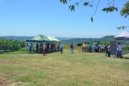 3ª Tarde de Campo sobre Cadeia Produtiva do Leite e Organização das Propriedades é realizada