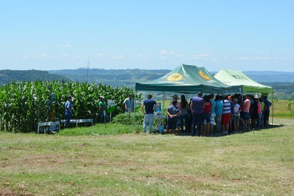 3ª Tarde de Campo sobre Cadeia Produtiva do Leite e Organização das Propriedades é realizada