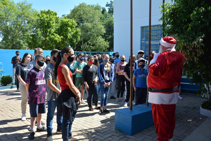 Alegria e muita diversão marcaram os últimos dias de aula dos alunos da Escola Duque de Caxias