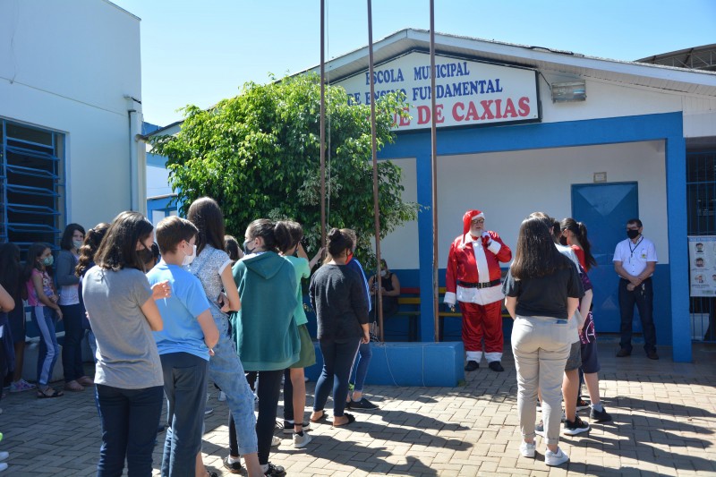 Alegria e muita diversão marcaram os últimos dias de aula dos alunos da Escola Duque de Caxias