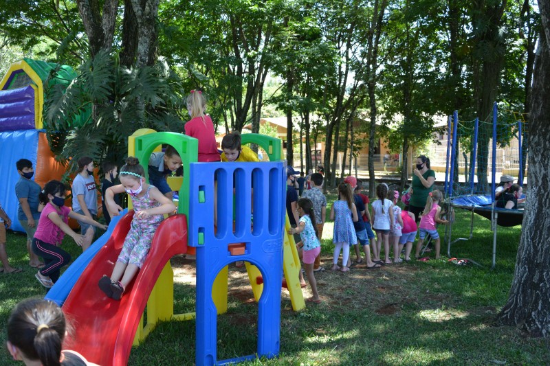 Alegria e muita diversão marcaram os últimos dias de aula dos alunos da Escola Duque de Caxias