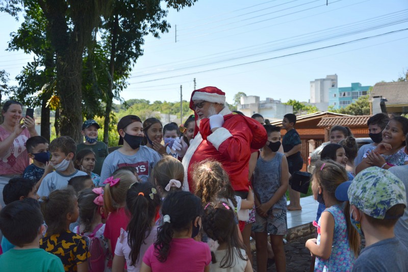 Alegria e muita diversão marcaram os últimos dias de aula dos alunos da Escola Duque de Caxias