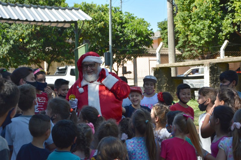 Alegria e muita diversão marcaram os últimos dias de aula dos alunos da Escola Duque de Caxias