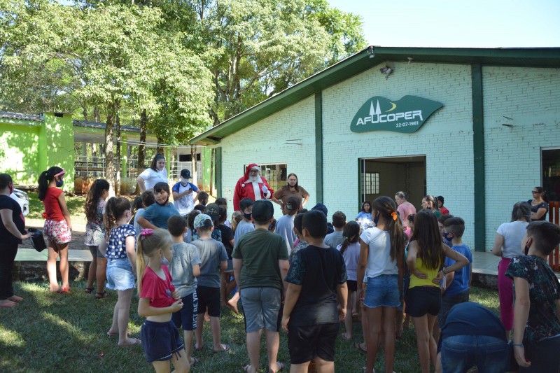 Alegria e muita diversão marcaram os últimos dias de aula dos alunos da Escola Duque de Caxias