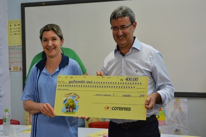 Alunos e escolas recebem prêmios na 1º Edição do Projeto Desenhando o Cooperativismo