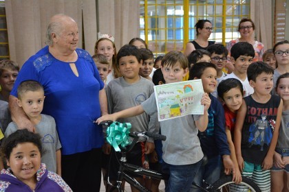 Alunos e escolas recebem prêmios na 1º Edição do Projeto Desenhando o Cooperativismo
