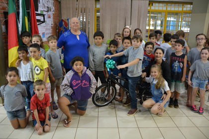 Alunos e escolas recebem prêmios na 1º Edição do Projeto Desenhando o Cooperativismo