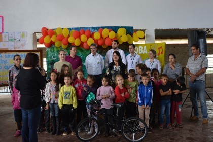 Alunos e escolas recebem prêmios na 1º Edição do Projeto Desenhando o Cooperativismo