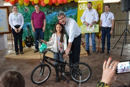 Alunos e escolas recebem prêmios na 1º Edição do Projeto Desenhando o Cooperativismo