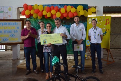 Alunos e escolas recebem prêmios na 1º Edição do Projeto Desenhando o Cooperativismo