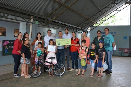 Alunos e escolas recebem prêmios na 1º Edição do Projeto Desenhando o Cooperativismo