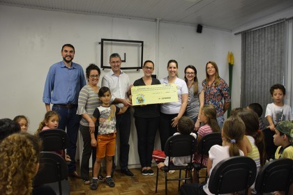 Alunos e escolas recebem prêmios na 1º Edição do Projeto Desenhando o Cooperativismo