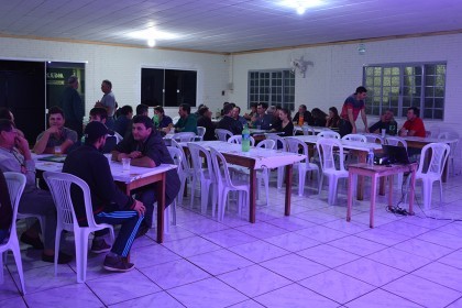 Associados da COTRIFRED conhecem nova tecnologia da Morgan