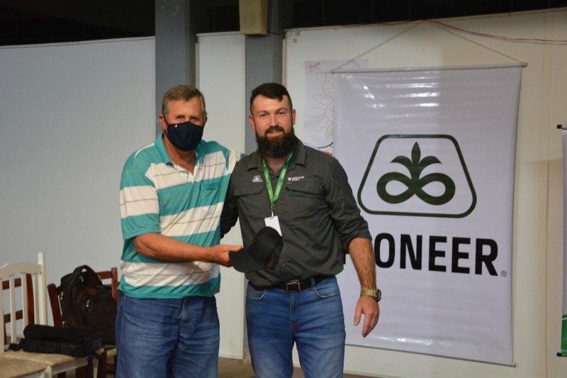 Associados da Cotrifred participam de palestra técnica sobre cultura da soja