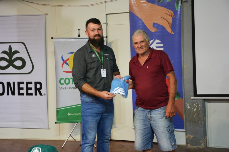 Associados da Cotrifred participam de palestra técnica sobre cultura da soja