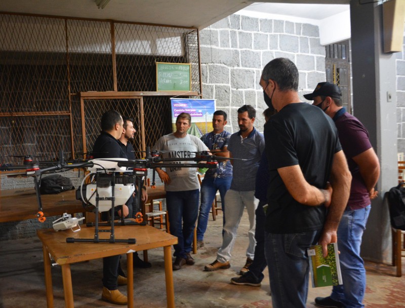 Associados da Cotrifred participam de palestra técnica sobre cultura da soja