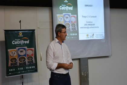 Associados de Iraí participam de palestra