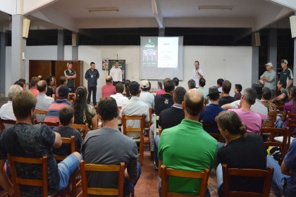 Associados de Iraí participam de palestra