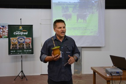 Associados de Iraí participam de palestra