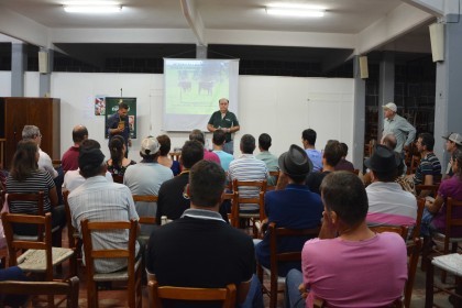 Associados de Iraí participam de palestra