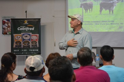 Associados de Iraí participam de palestra