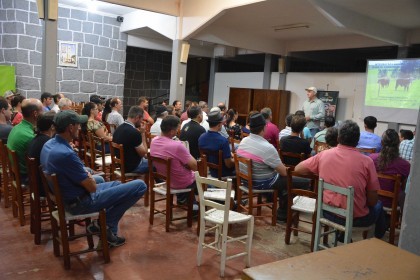 Associados de Iraí participam de palestra