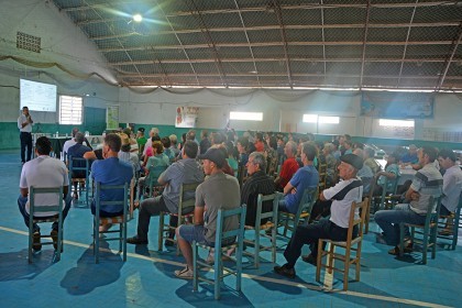 Associados de Taquaruçu do Sul participam de festividade