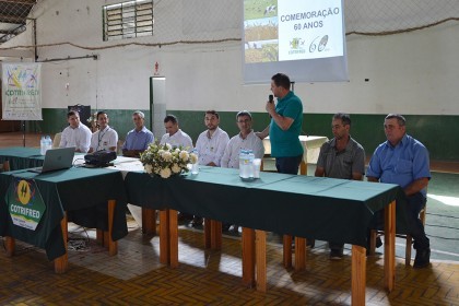 Associados de Vista Alegre participam de festividades da COTRIFRED