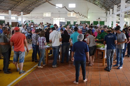 Associados de Vista Alegre participam de festividades da COTRIFRED