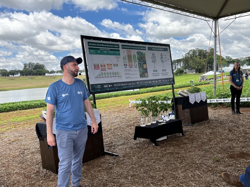 Associados e equipe técnica da Cotrifred participam do Show Técnico Cooperativo