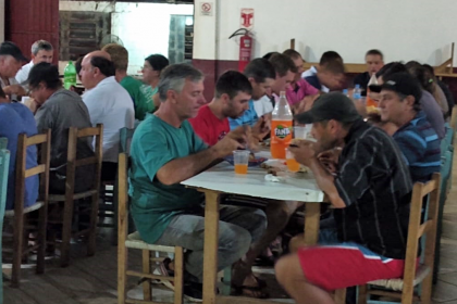 Associados participam de palestra sobre híbrido de milho para silagem e adubação em pastagem