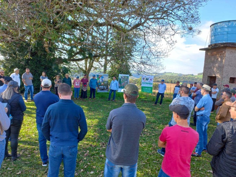 Associados participam de viagem técnica pelo Projeto PISA - Produção Integrada de Sistemas Agropecuários