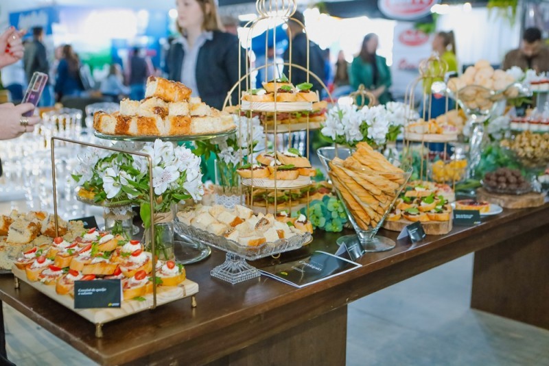 Café especial demonstra produtos da Laticínios Cotrifred