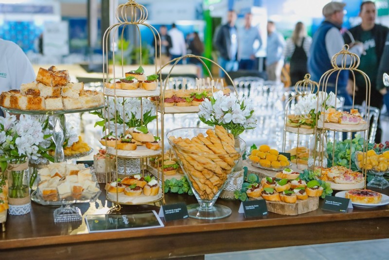 Café especial demonstra produtos da Laticínios Cotrifred