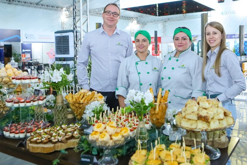 Café especial demonstra produtos da Laticínios Cotrifred