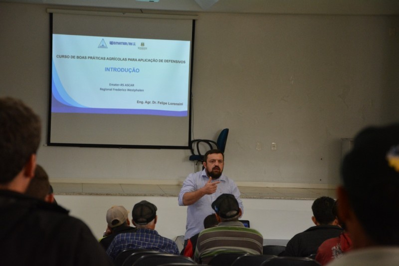 Capacitação aborda boas práticas no uso de defensivos agrícolas