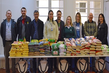 Cerca de 600 quilos de alimentos são entregues ao HDP