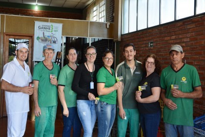 Colaboradores comemoram o Dia do Amigo