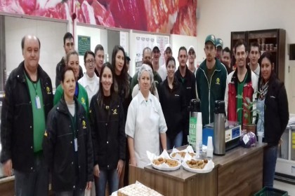 Colaboradores comemoram o Dia do Amigo