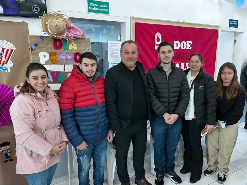 Colaboradores da Cotrifred participam de ação de doação de sangue em alusão ao Dia Mundial do Doador