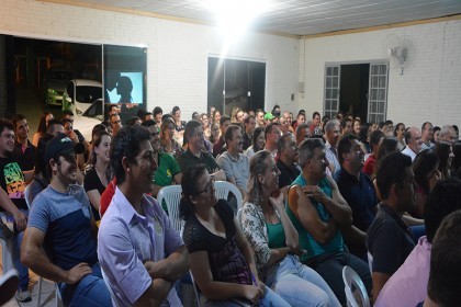 Colaboradores da COTRIFRED participam de palestra show com Jaime Folle