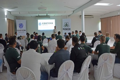 Colaboradores participam de I Convenção Técnica Cotrifred