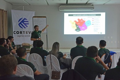 Colaboradores participam de I Convenção Técnica Cotrifred