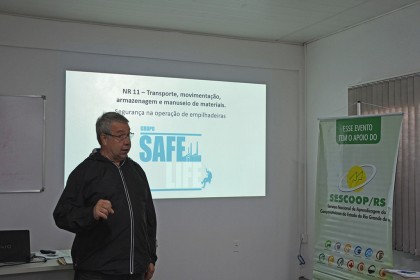 Colaboradores participam de treinamento sobre NR 11