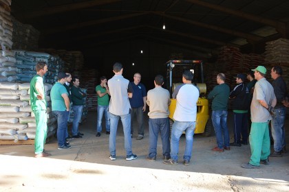 Colaboradores participam de treinamento sobre NR 11