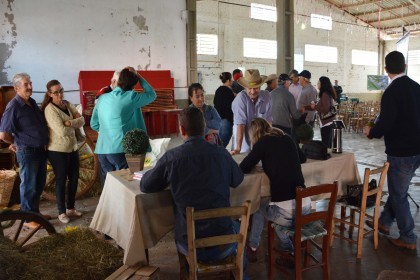 Comemoração dos 60 anos da COTRIFRED reúne associados em Palmitinho