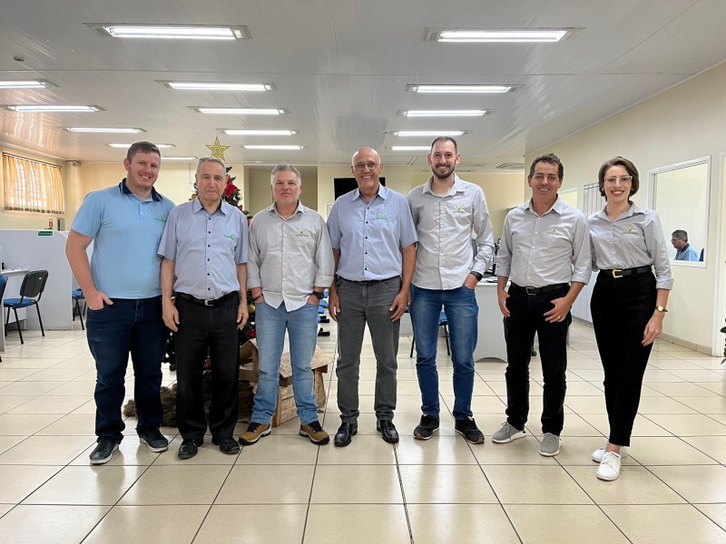 Comitiva da Cotrifred visita a Camnpal, em Nova Palma