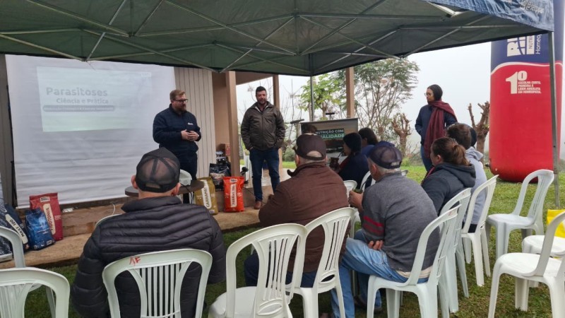Conversa Técnica com a parceira comercial Serppar, aborda período de transição das vacas leiteiras em Caiçara